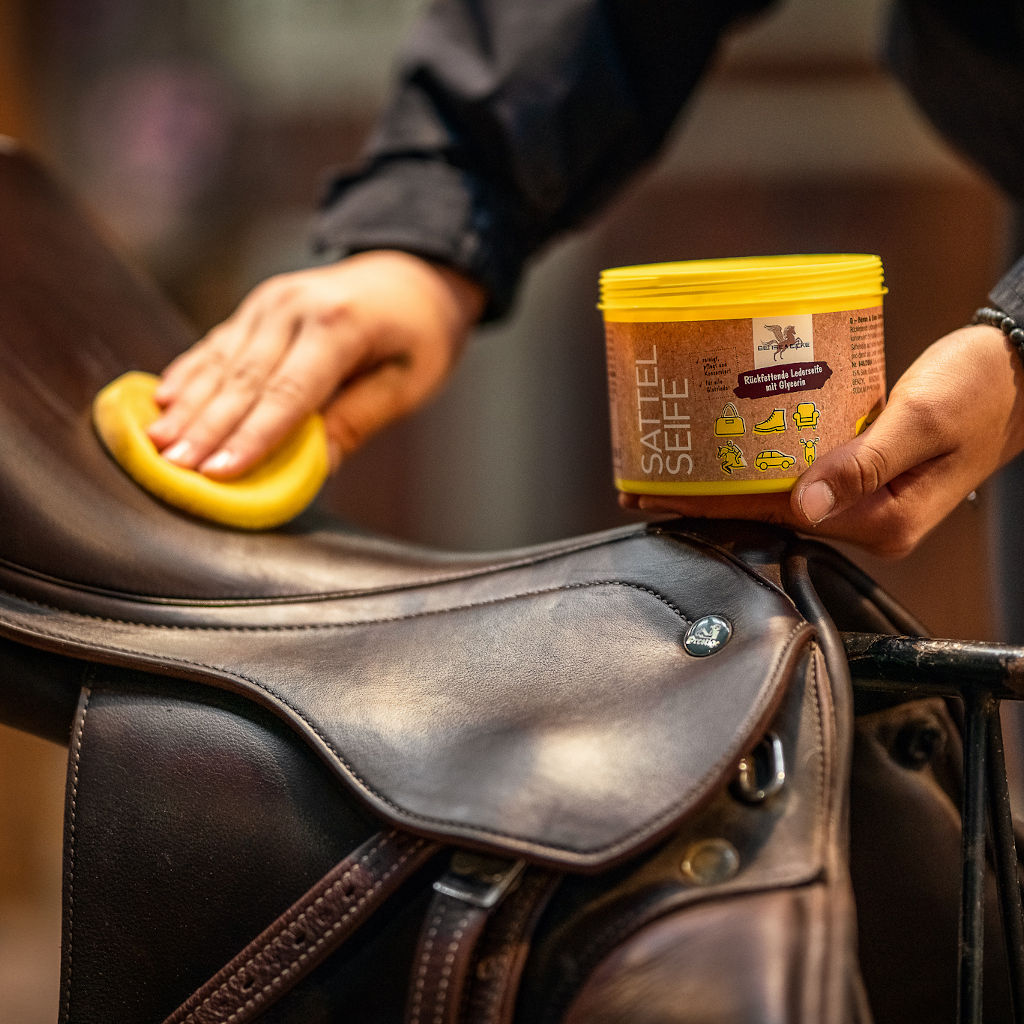 Sattelseife »B&E®« zur Sattelpflege · 500ml