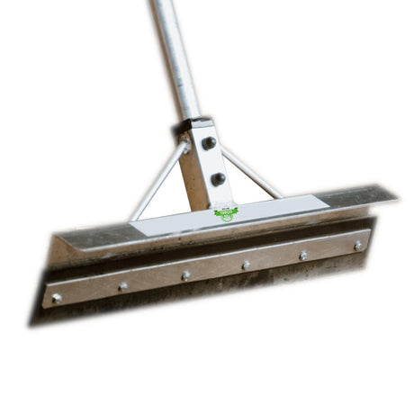 Gülleschieber »Scraper« auch Mistschieber mit Stiel · 55,5cm - 75,5cm
